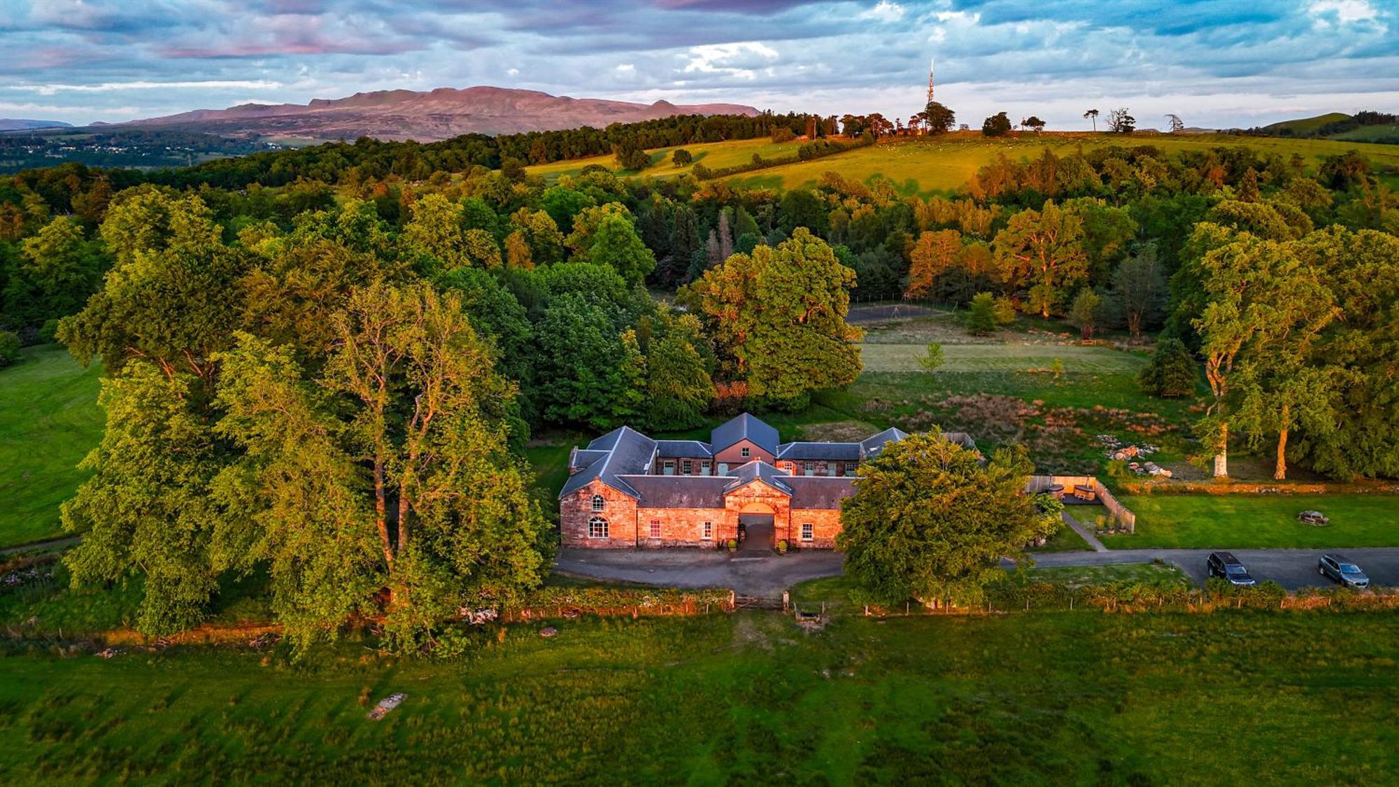 Loch Lomond Finnich Cottages ดรายเมน ภายนอก รูปภาพ
