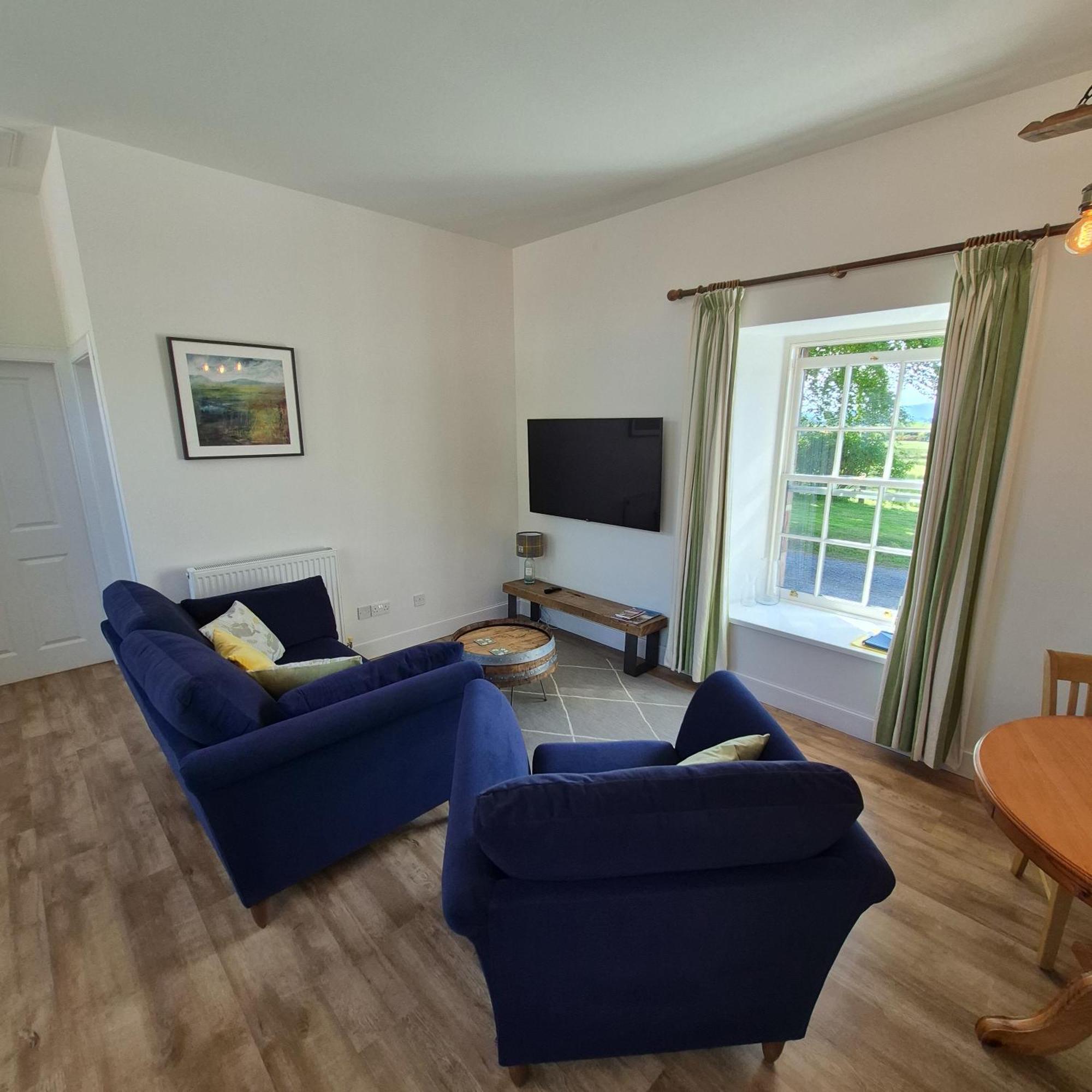 Loch Lomond Finnich Cottages ดรายเมน ภายนอก รูปภาพ